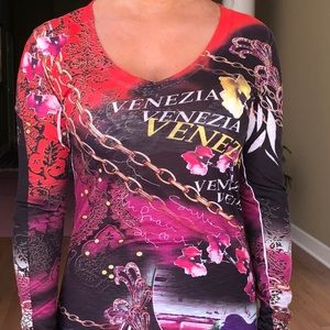 Super cute printed long sleeve!